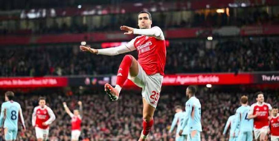 关于利物浦迎意甲关键赛，冲刺阶段内部沟通，压力陡增，更衣室氛围转暖的信息